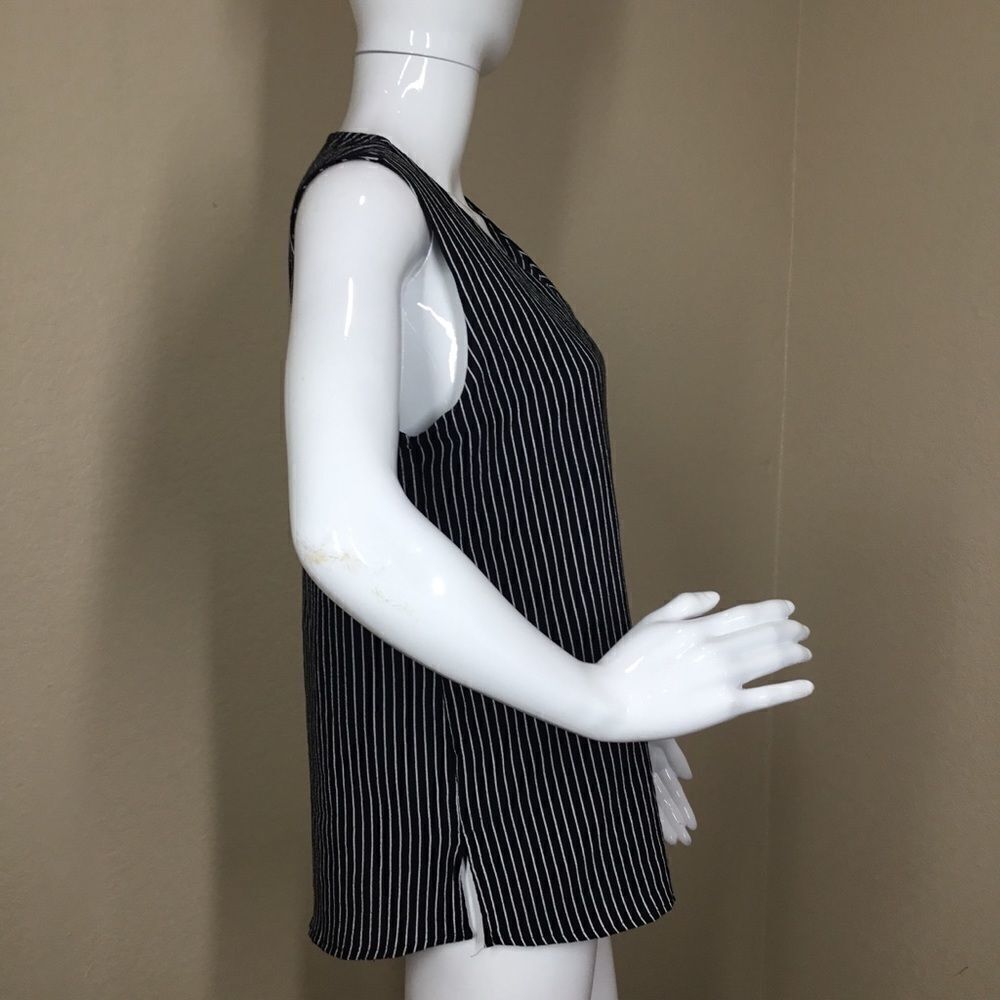 Halogen V-Neck Shell C4 - Picture 3 of 5